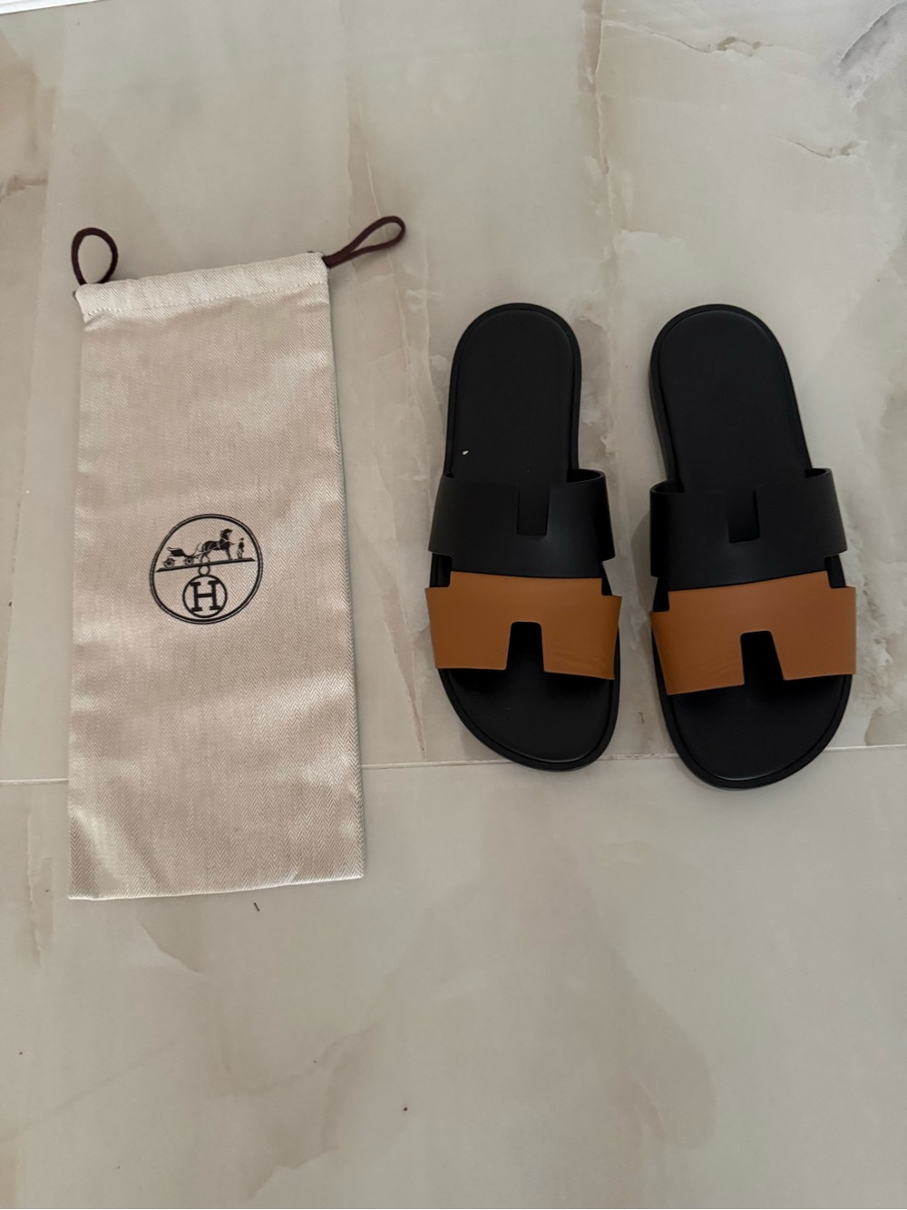 HERMES Leather Slide Sandals - Black & Tan